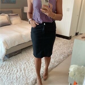 Massimo Dutti Black waxed leather like skirt